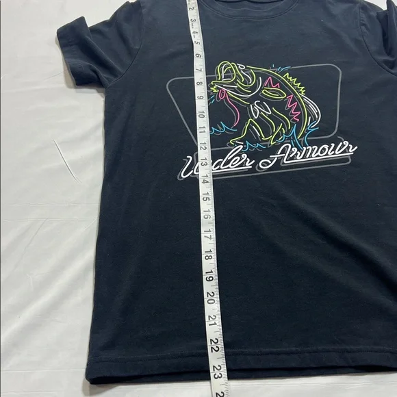 UA youth size medium fishing shirt - Picture 7 of 8